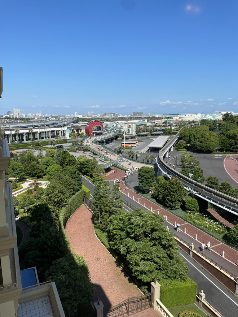 ディズニーリゾートラインの線路の眺望